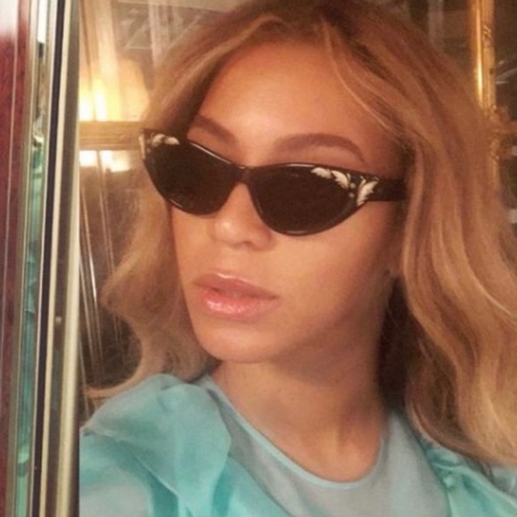 Gucci Unique Mother of Pearl Cat Eye Sunglasses - Picture 2 of 13